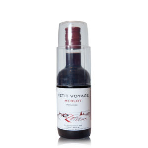 Petit Voyage Merlot s poharom