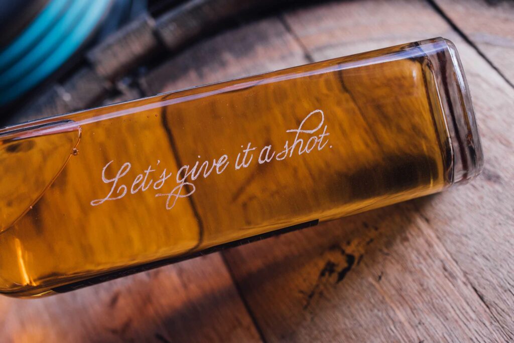 gravirovanie na flasu s venovanim